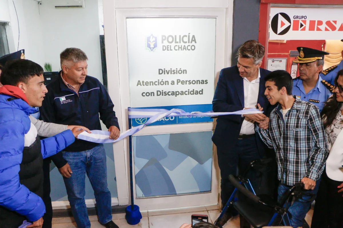 Zdero inauguró dos divisiones policiales en la Terminal de Ómnibus de Resistencia