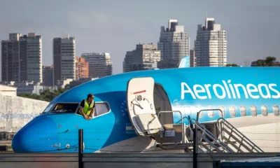 Milei sobre Aerolíneas Argentinas: “O se cierra o se privatiza, pero no va a seguir en manos del Gobierno