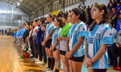 "Chaco Juega": 350 jóvenes deportistas chaqueños parten rumbo a Mar del Plata