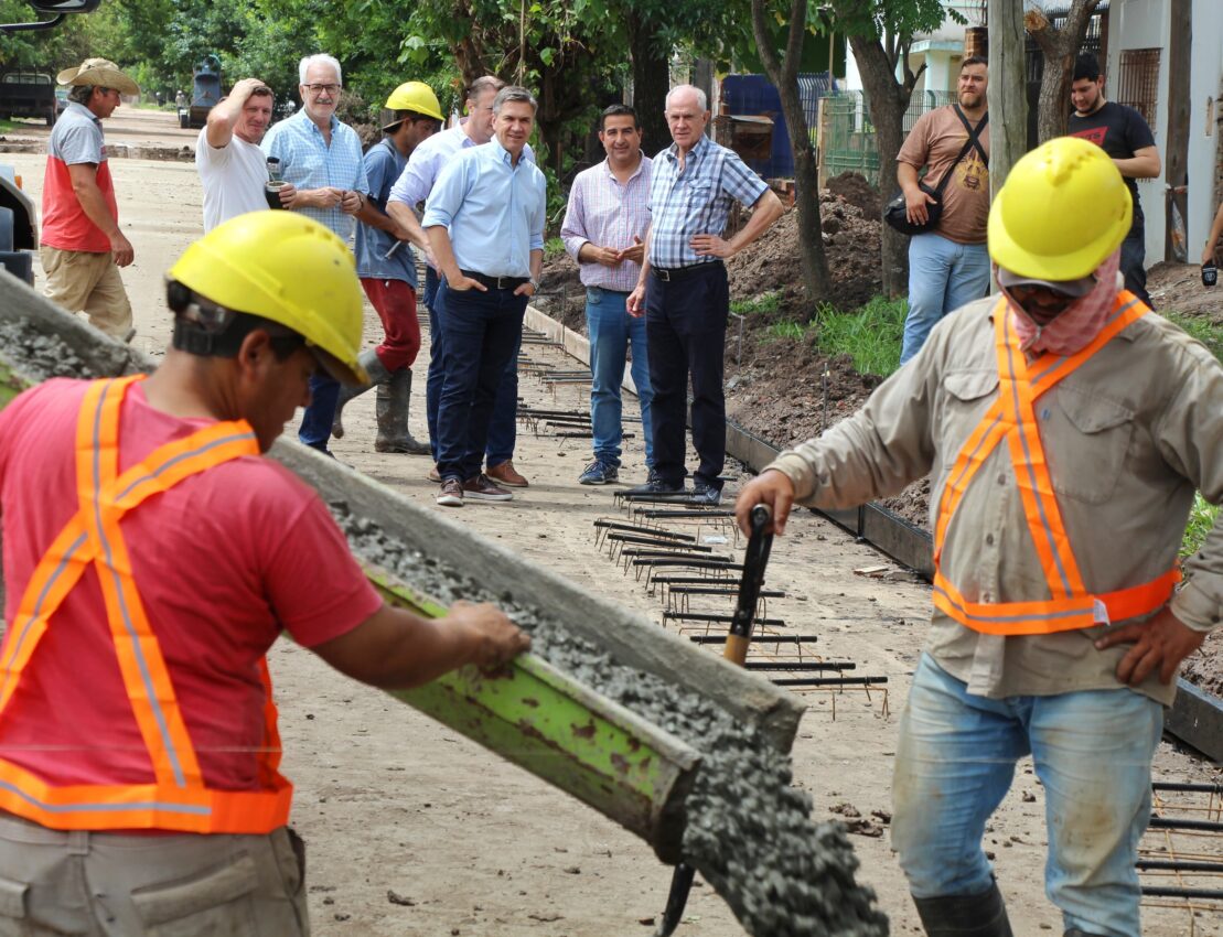 Zdero y Nikisch recorrieron obras de pavimentación en Villa San Martín