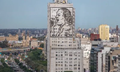 Subasta, viviendas o cierre: el Gobierno define el futuro del edificio con la imagen de Evita