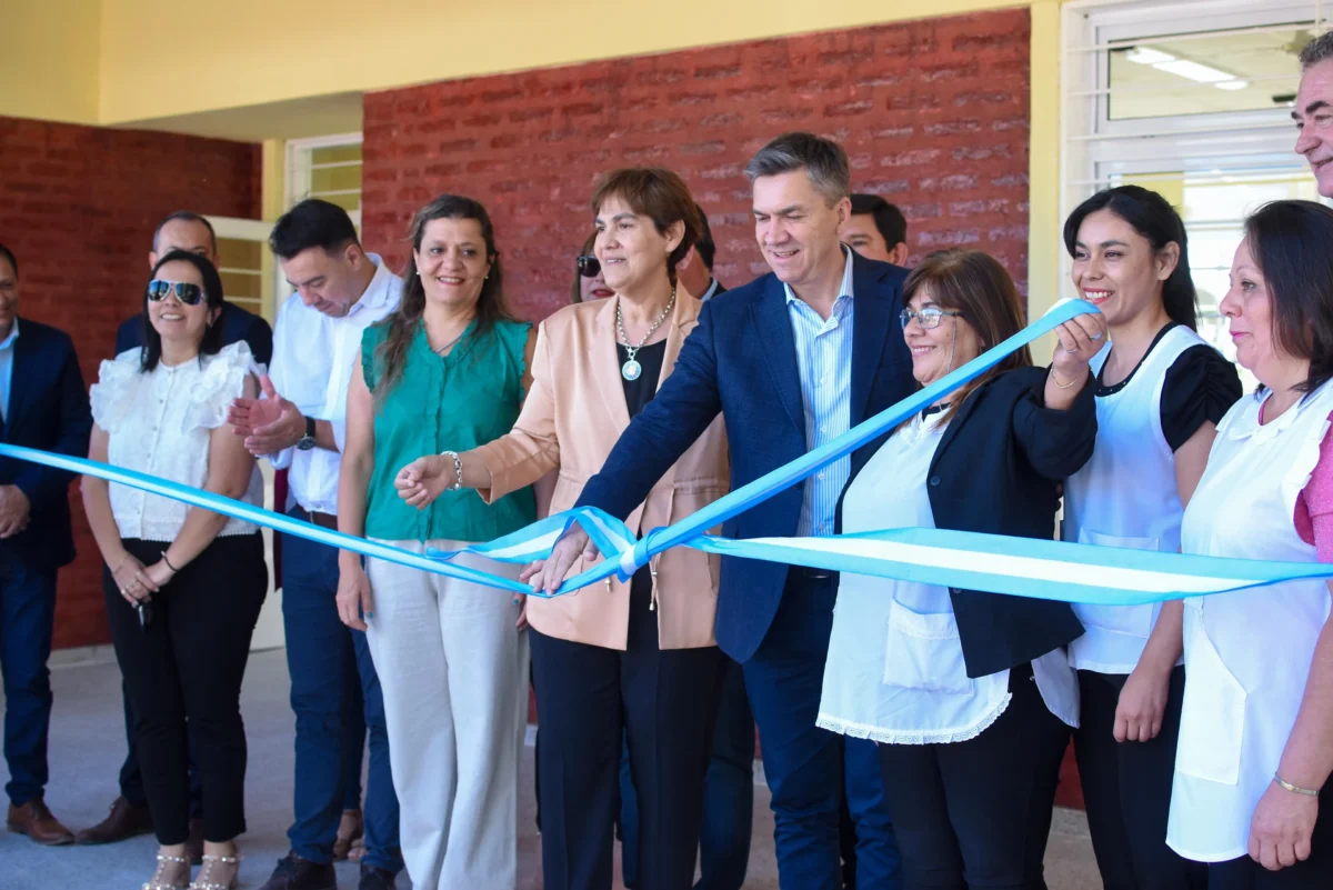 Zdero inauguró el nuevo edificio de la Biblioteca Pública N°80 en Samuhú