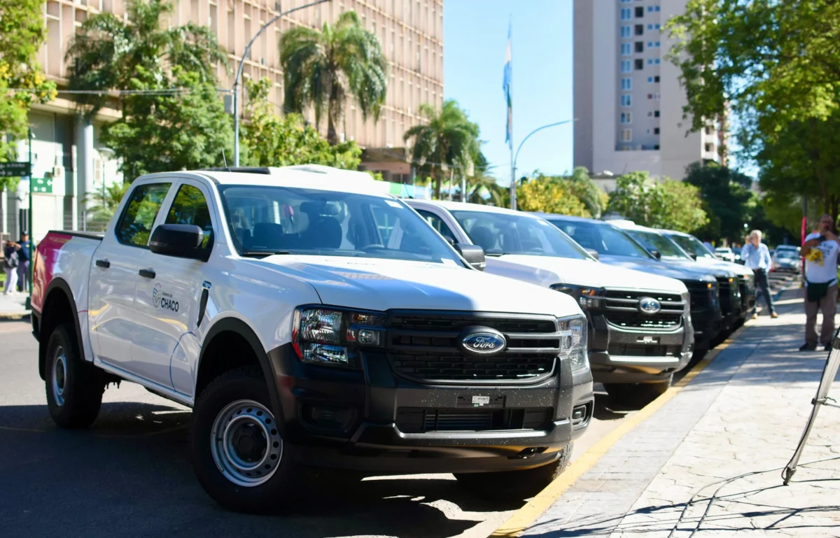 Zdero entregó nuevas camionetas a Secheep para mejorar las tareas operativas