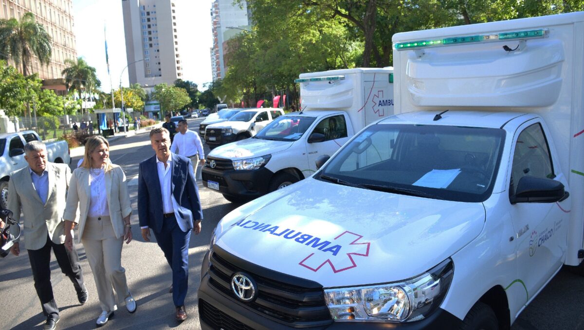 Zdero presentó 16 ambulancias que fortalecerán la atención sanitaria en el Chaco