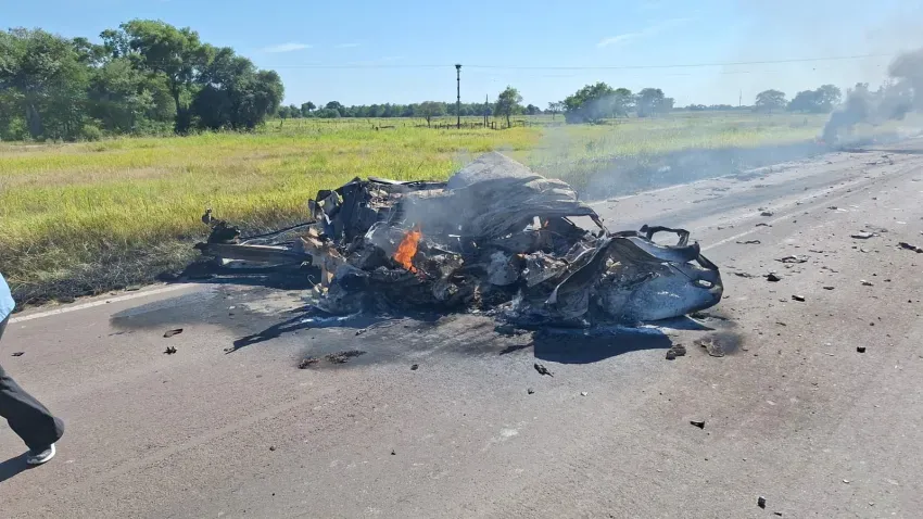 Tragedia en Ruta 16: una persona perdió la vida en un accidente entre auto y camión