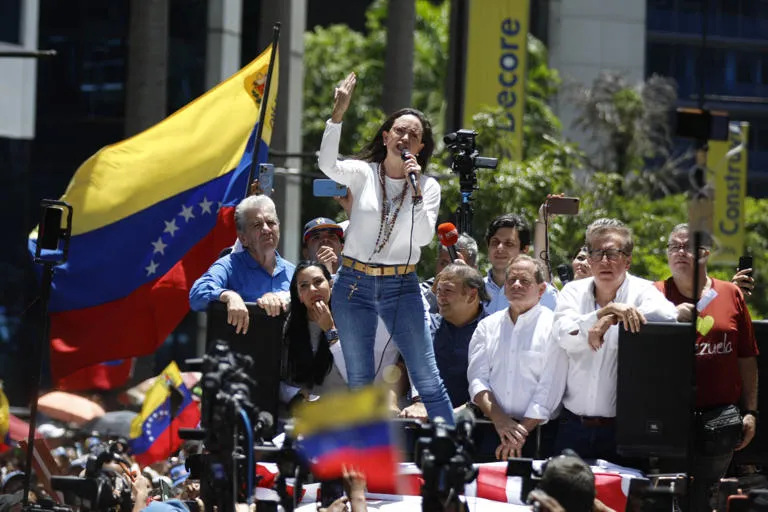 Denuncian que María Corina Machado fue "interceptada" por efectivos de Nicolás Maduro