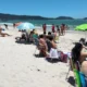 Brasil: declaran un brote de gastroenterocolitis en playas del sur y hay argentinos afectados