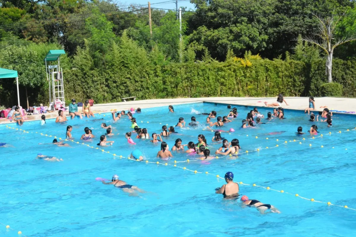 Este viernes, comienza la colonia de vacaciones gratuita en el polideportivo Jaime Zapata