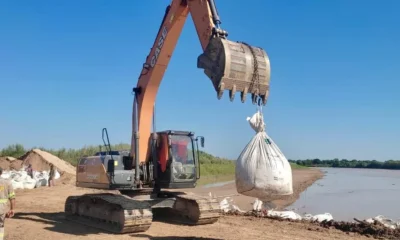 Realizan trabajos para reencauzar el escurrimiento del Bermejo y evitar erosión en la costa chaqueña