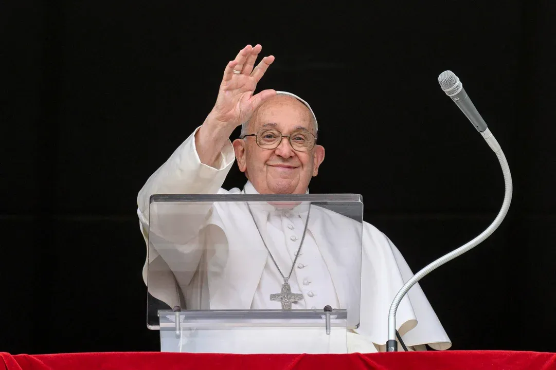 El papa Francisco tuvo una “crisis respiratoria asmática prolongada” y su pronóstico sigue siendo reservado