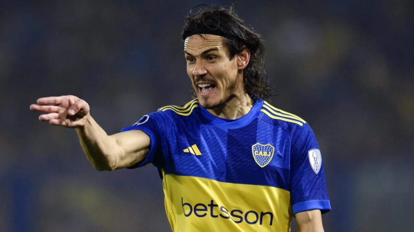 Mala noticia para Boca: Edinson Cavani tiene una lesión en la espalda y se perderá el debut en la Libertadores