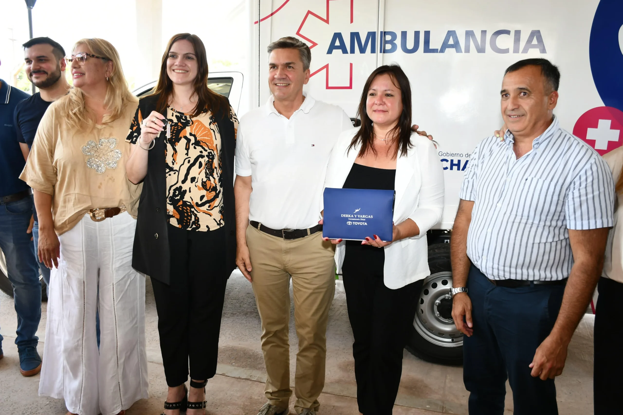 Zdero encabezó un operativo sanitario en Tres Isletas y entregó una ambulancia de alta tecnología 38 Zdero encabezó un operativo sanitario en Tres Isletas y entregó una ambulancia de alta tecnología