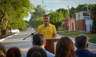 Zdero inauguró pavimento y entregó equipamiento al Instituto Raúl B. Barbetti de Presidencia Roca