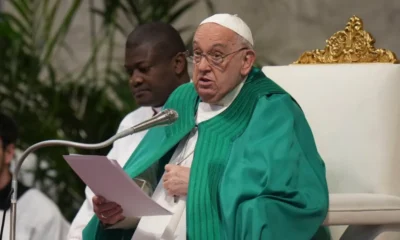 El papa Francisco sigue en estado crítico y presenta una insuficiencia renal leve