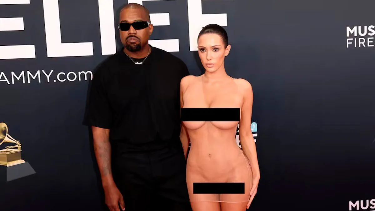 Polémica en los Grammy: Bianca Censori, la esposa de Kanye West, posó desnuda en la alfombra roja