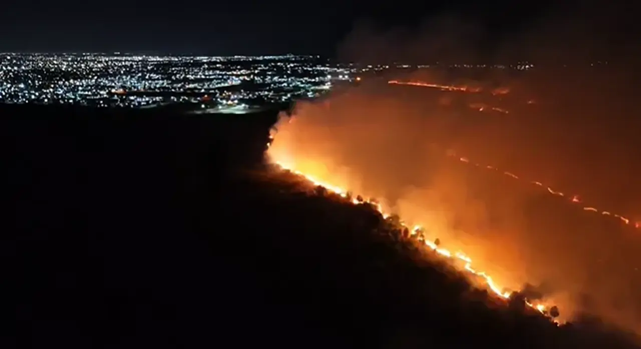 Alerta en la zona sur de Resistencia por un incendio de gran escala