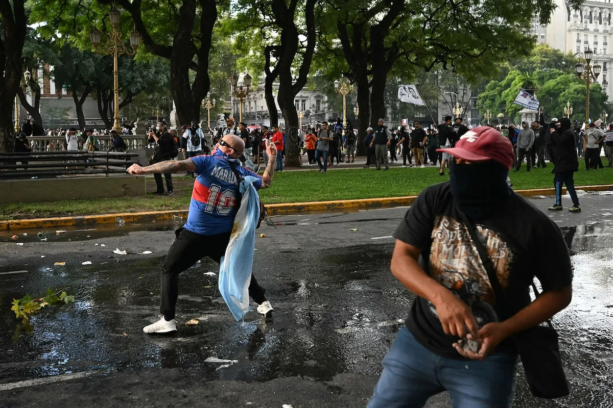 Incidentes en el Congreso: la jueza no analizó antecedentes y liberó a los detenidos