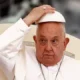 El Vaticano informó que la salud del Papa Francisco muestra una mejoría consolidada