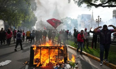 La reacción del Gobierno a la violenta marcha de los barras: “Esto es lo que la gente no quiere más”