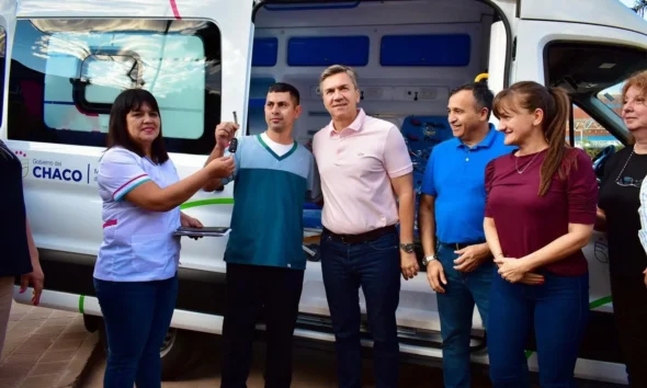 Zdero entregó una nueva ambulancia en el Hospital "Isaac Waisman" de General Pinedo