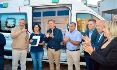 El gobernador Zdero entregó una ambulancia al hospital de Puerto Tirol