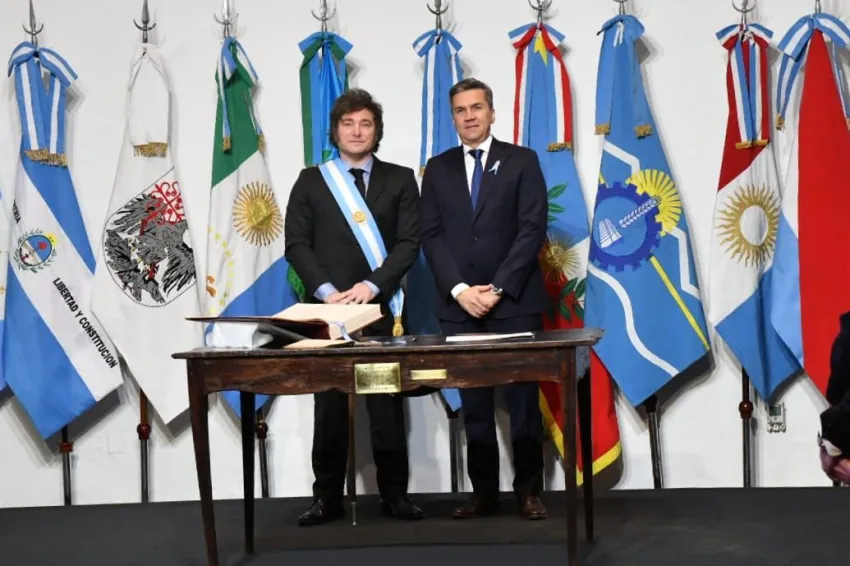 Javier Milei celebró el triunfo en Chaco: “Zdero y Milei destruyeron al kirchnerista de Capitanich” 38 Milei y Zdero