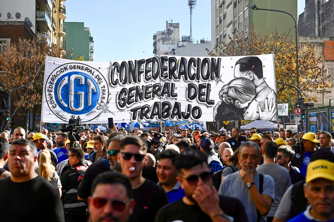 La CGT presentó un amparo contra el decreto del Gobierno que limita las huelgas 36 La CGT presentó un amparo contra el decreto del Gobierno que limita las huelgas
