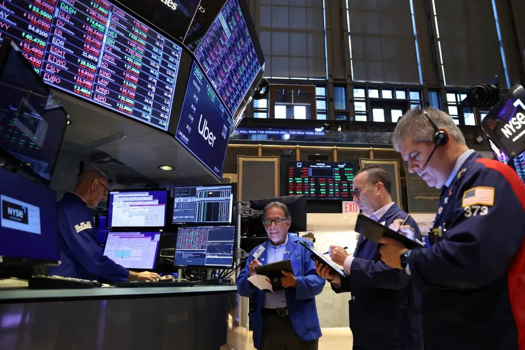 Las acciones argentinas subieron hasta 9% y el riesgo país bajó 36 Las acciones argentinas subieron hasta 9% y el riesgo país bajó