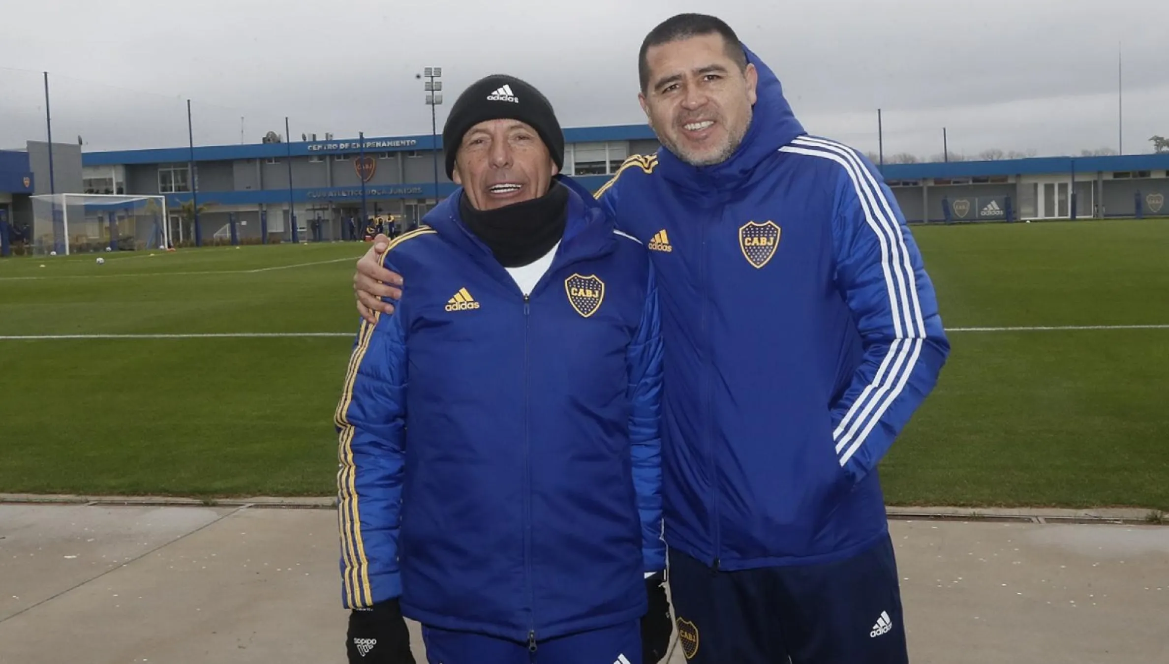 Riquelme eligió a Russo y solo faltan detalles para que sea nuevo DT de Boca 36 Riquelme eligió a Russo y solo faltan detalles para que sea nuevo DT de Boca