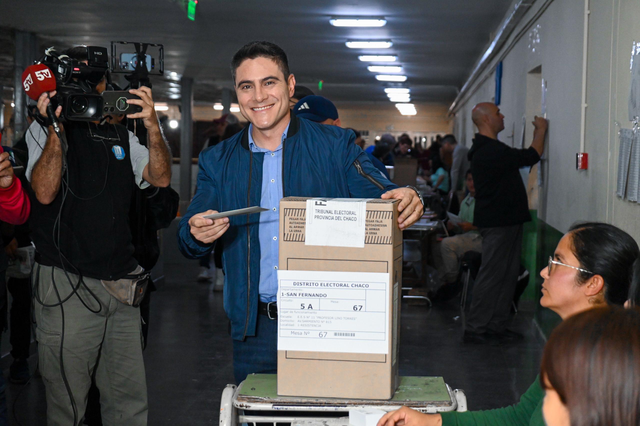 Votó Julio Ferro: “Es muy importante que la gente se exprese en las urnas” 38 Votó Julio Ferro: “Es muy importante que la gente se exprese en las urnas”