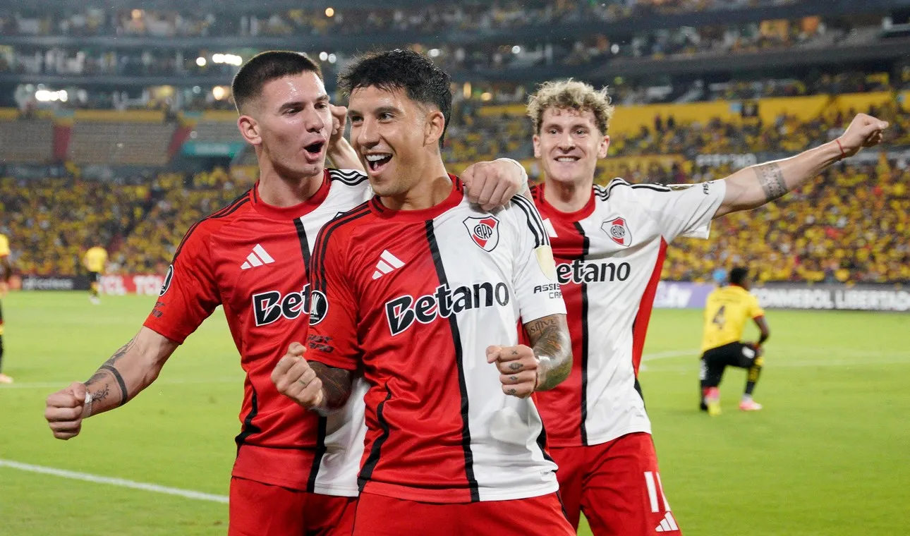 River le ganó a Barcelona de Ecuador por 3 a 2 y se acerca a la clasificación 36 River le ganó a Barcelona de Ecuador por 3 a 2 y se acerca a la clasificación