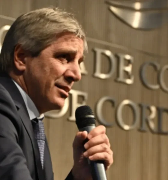 Caputo anticipa la baja de dos impuestos clave tras el plan de dólares "del colchón”