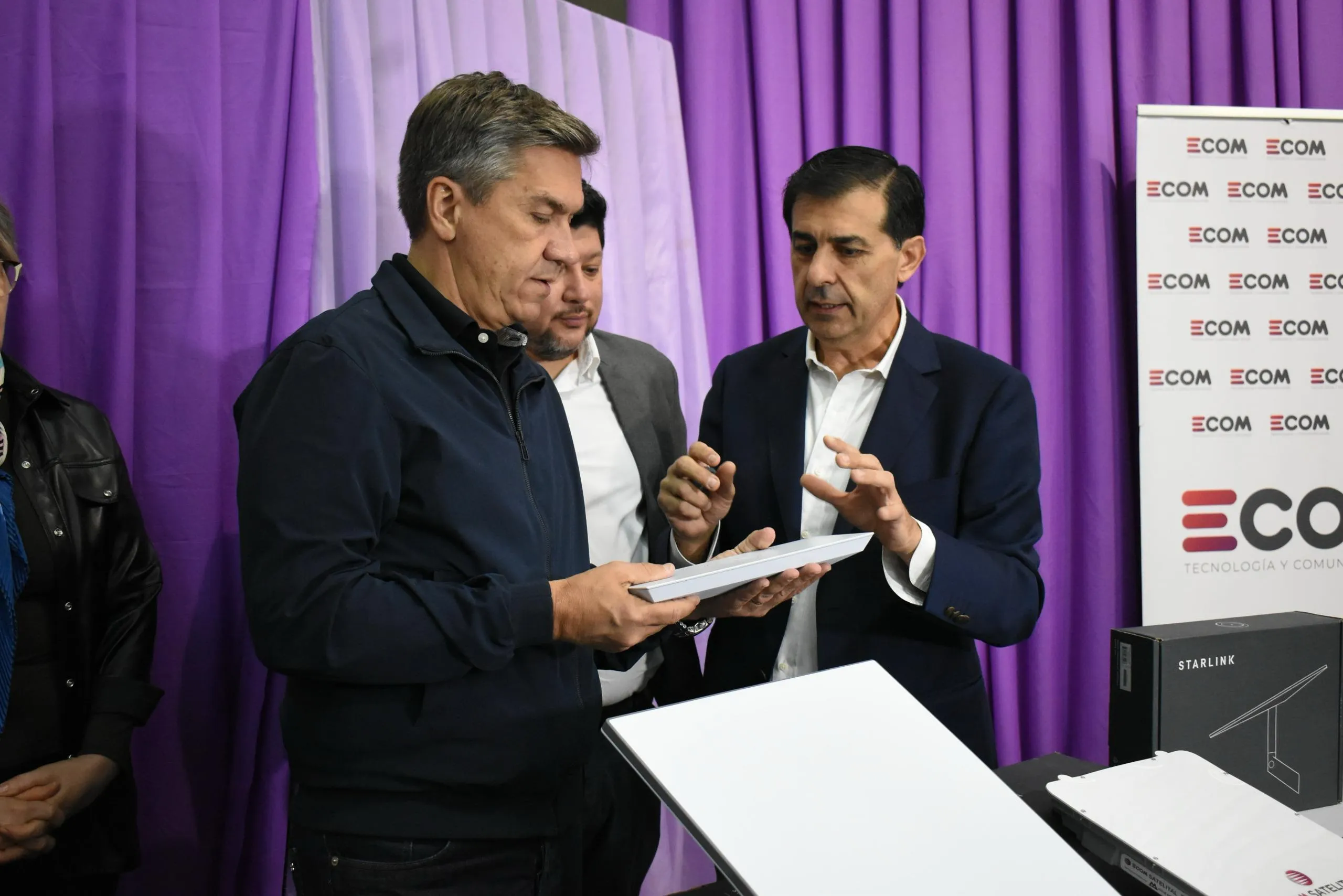 Zdero entregó 400 antenas satelitales para beneficiar a escuelas chaqueñas 36 Zdero entregó 400 antenas satelitales para beneficiar a escuelas chaqueñas