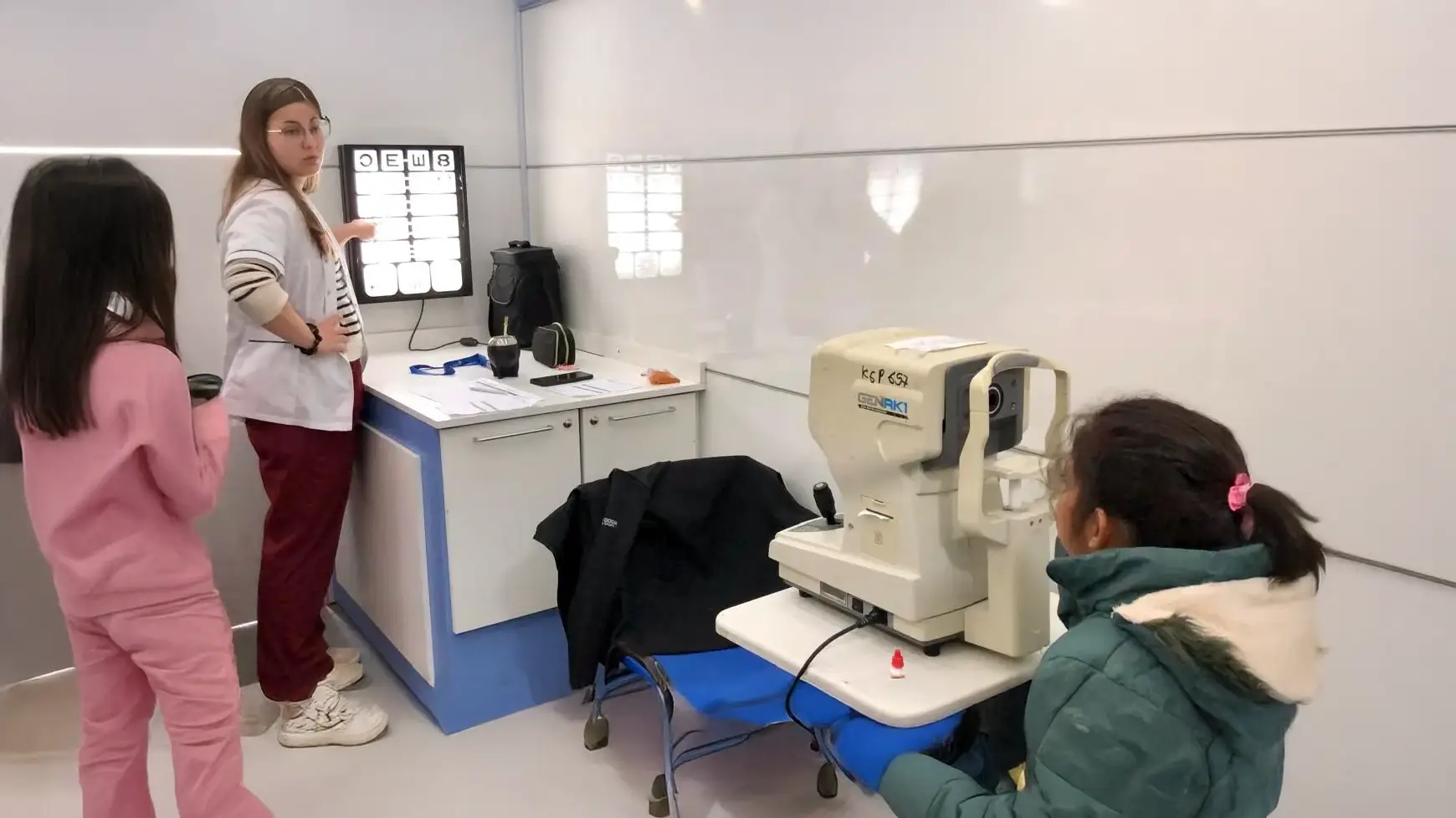 Operativo oftalmológico con entrega de anteojos en la Escuela Primaria N°680 de Miraflores 36 Operativo oftalmológico con entrega de anteojos en la Escuela Primaria N°680 de Miraflores
