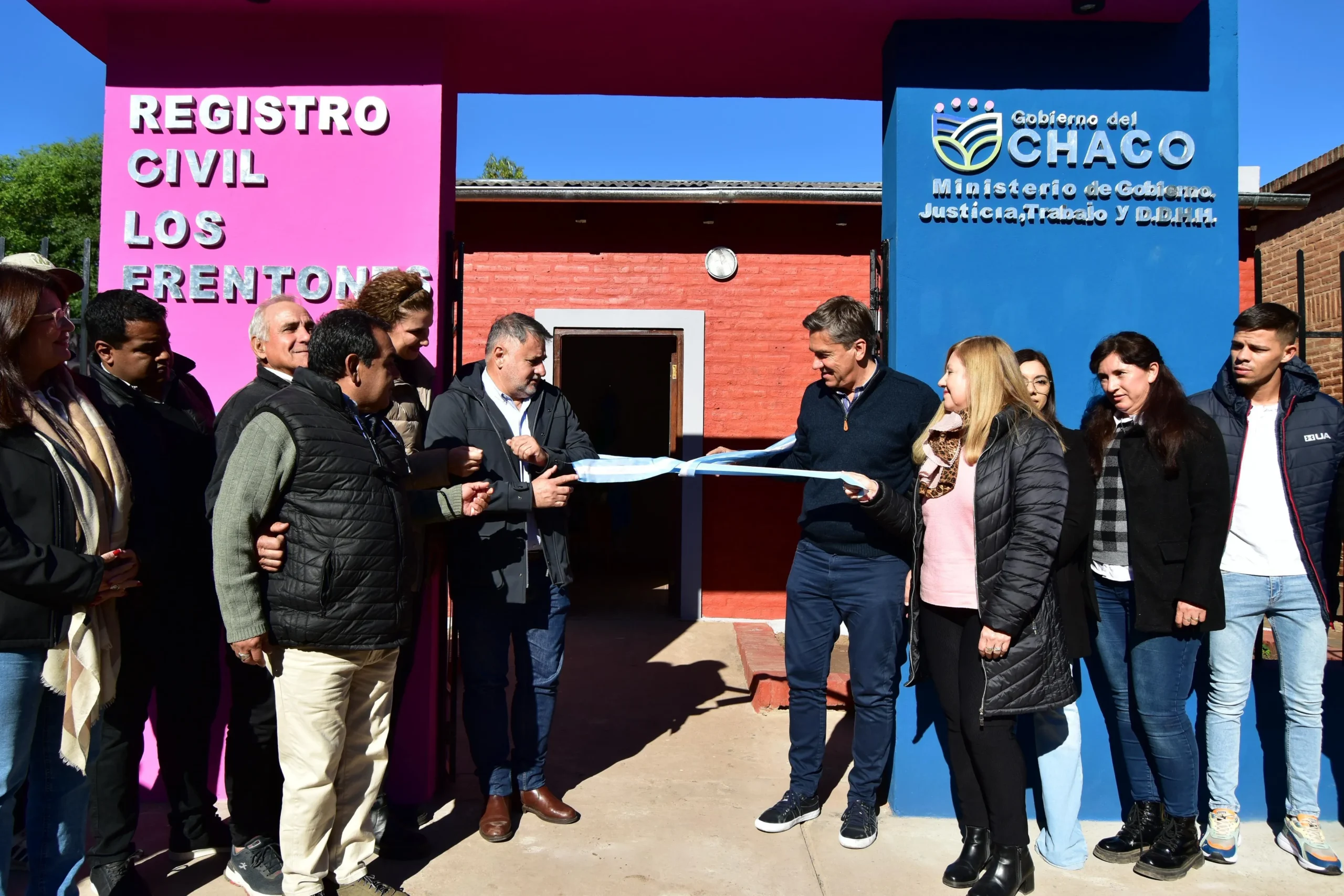 Los Frentones: Zdero inauguró las refacciones integrales del Registro Civil