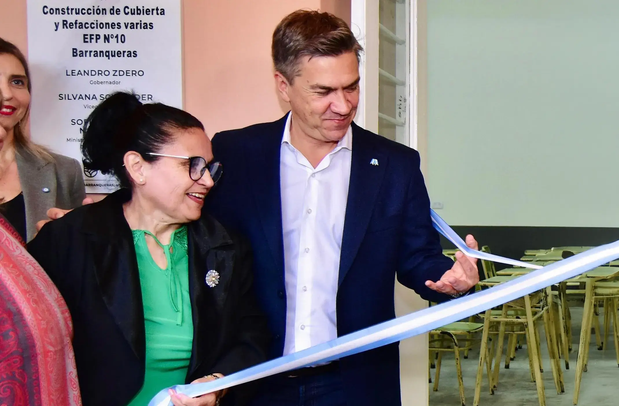 Zdero inauguró las refacciones de la Escuela de Formación Profesional Nº 10 de Barranqueras 36 Zdero inauguró las refacciones de la Escuela de Formación Profesional Nº 10 de Barranqueras