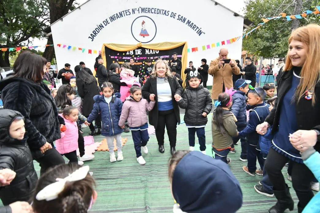 Educación acompañó la celebración por el dia de los jardines infantes y las maestras jardineras