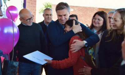 Zdero entregó las primeras viviendas Ñachec a familias de Río Muerto