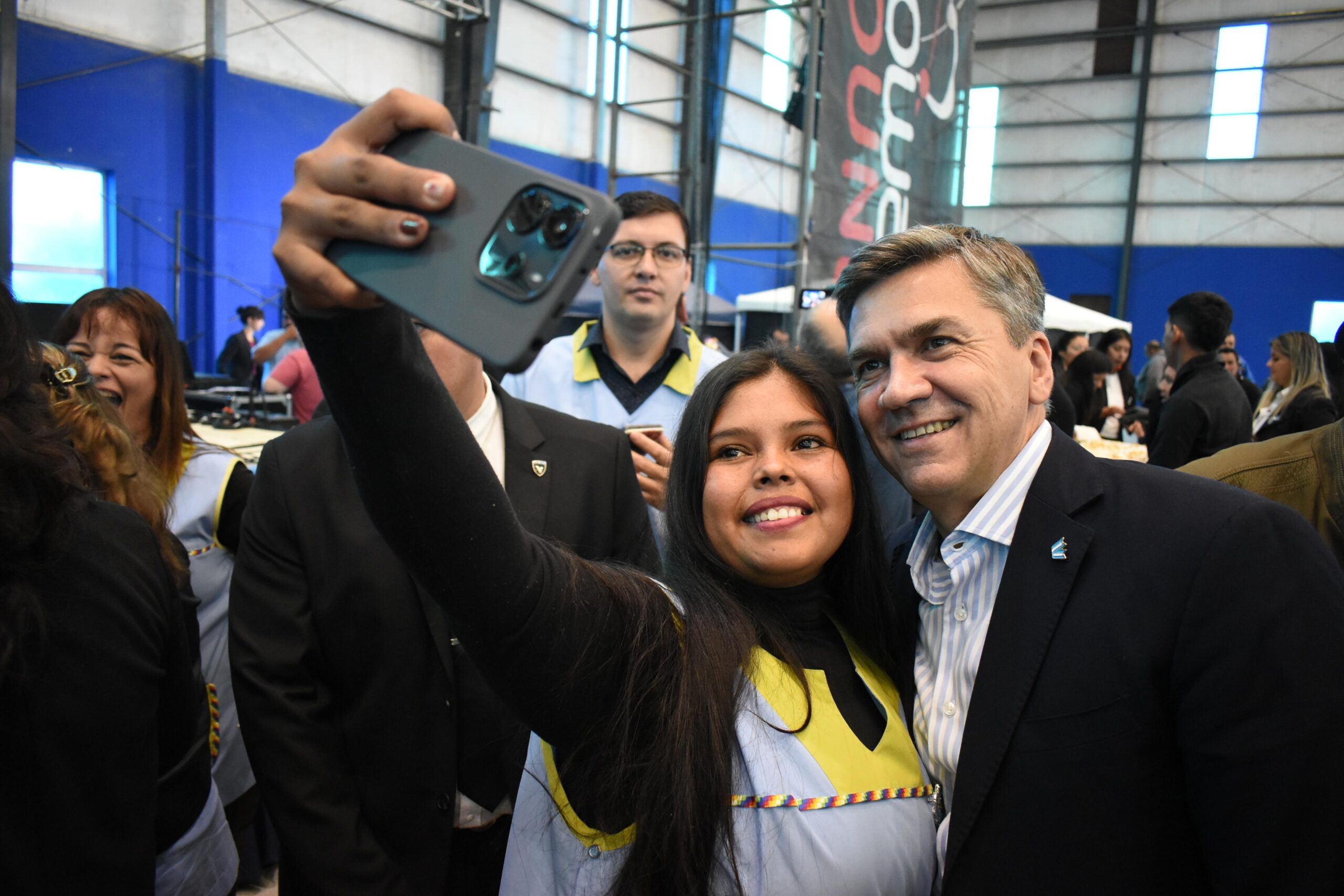 Zdero acompañó los actos por el aniversario de Villa Ángela 38
