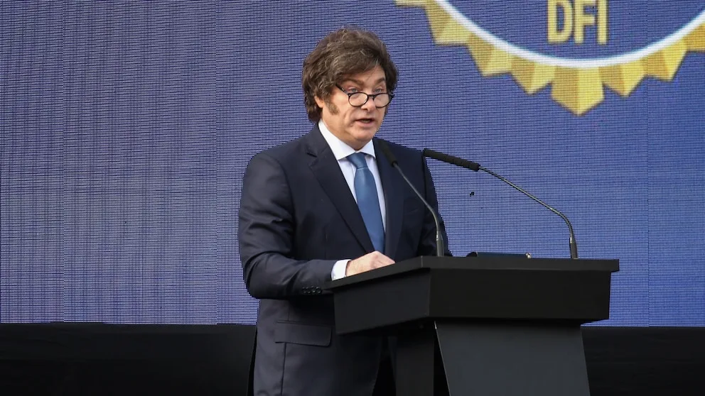 Milei presentó la reestructuración de la Policía Federal con el FBI como modelo 36 Milei presentó la reestructuración de la Policía Federal con el FBI como modelo