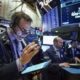 Tensión en los mercados globales tras el ataque de Israel contra Irán: el petróleo sube más de 7%