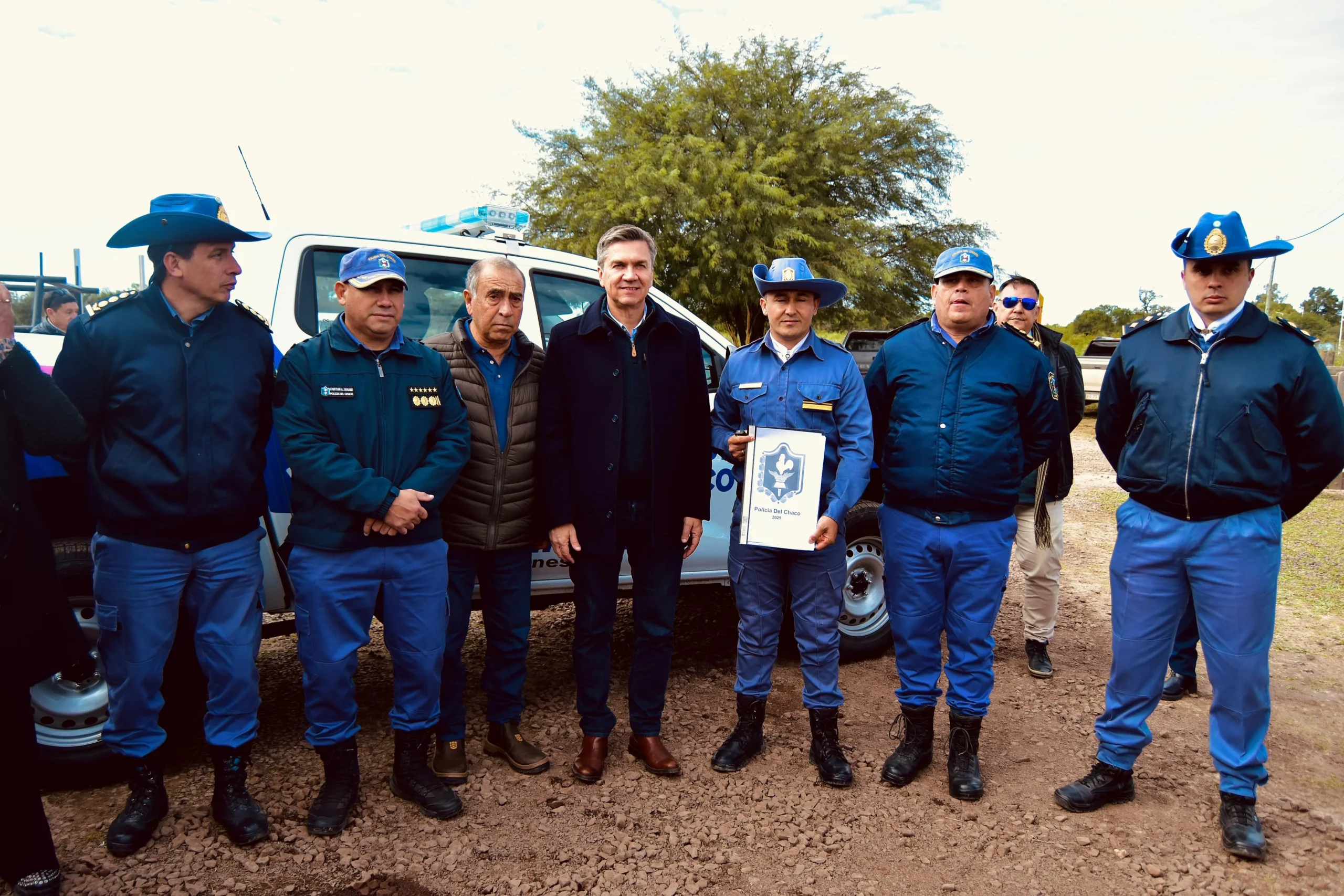 Zdero entregó una camioneta 4x4 para reforzar la seguridad rural en La Leonesa 36 Zdero entregó una camioneta 4x4 para reforzar la seguridad rural en La Leonesa