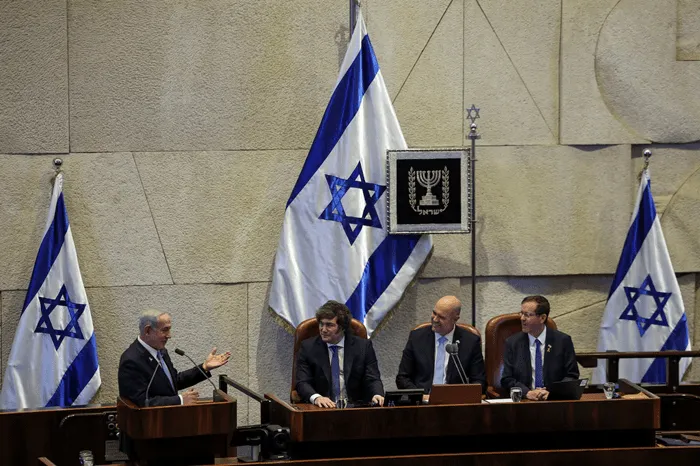 Tensión en Medio Oriente: Argentina reforzó la seguridad en la embajada de Israel y la AMIA 38 Tensión en Medio Oriente: Argentina reforzó la seguridad en la embajada de Israel y la AMIA