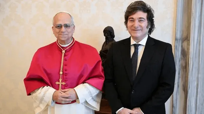 Milei mantuvo su primer encuentro con el papa León XIV: Gobierno asegura que visitará Argentina