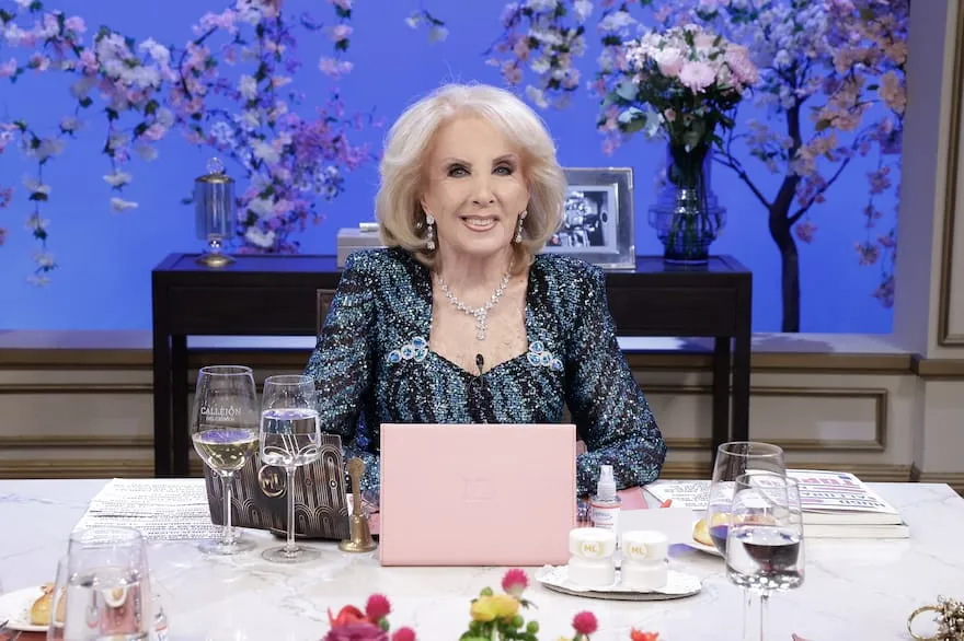 Mirtha Legrand defendió a Ricardo Darin luego de la polémica por las empanadas: “Lo han hecho de goma” 36 Mirtha Legrand defendió a Ricardo Darin luego de la polémica por las empanadas: “Lo han hecho de goma”