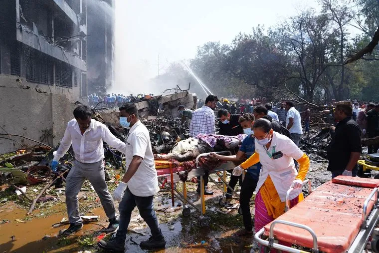 Tragedia aérea en la India: un avión con más de 240 pasajeros se estrelló y confirman que hay un sobreviviente 36 Tragedia aérea en la India: un avión con más de 240 pasajeros se estrelló y confirman que hay un sobreviviente