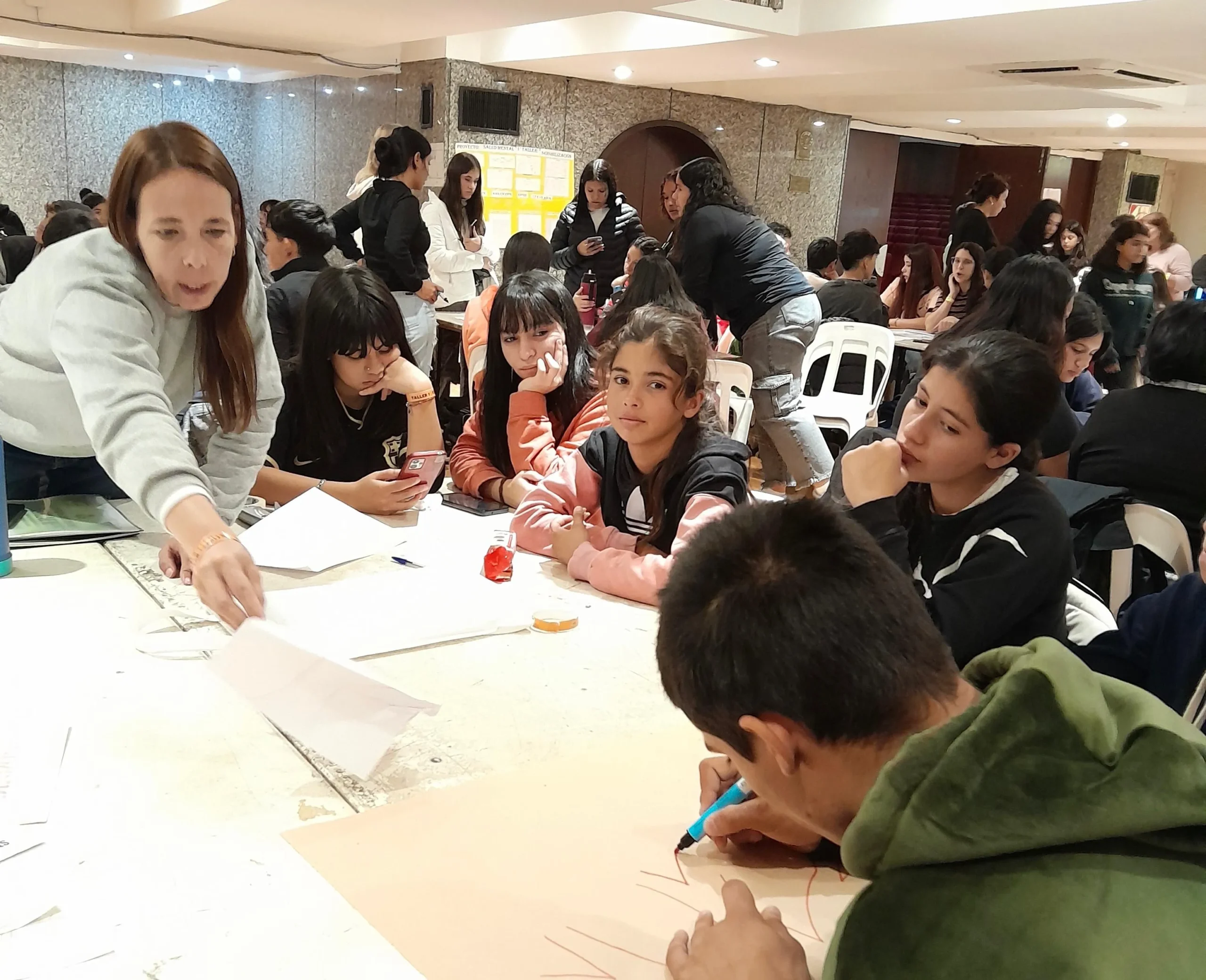 Orgullo chaqueño: alumnos llevaron sus cooperativas escolares a un encuentro federal 38 Orgullo chaqueño: alumnos llevaron sus cooperativas escolares a un encuentro federal