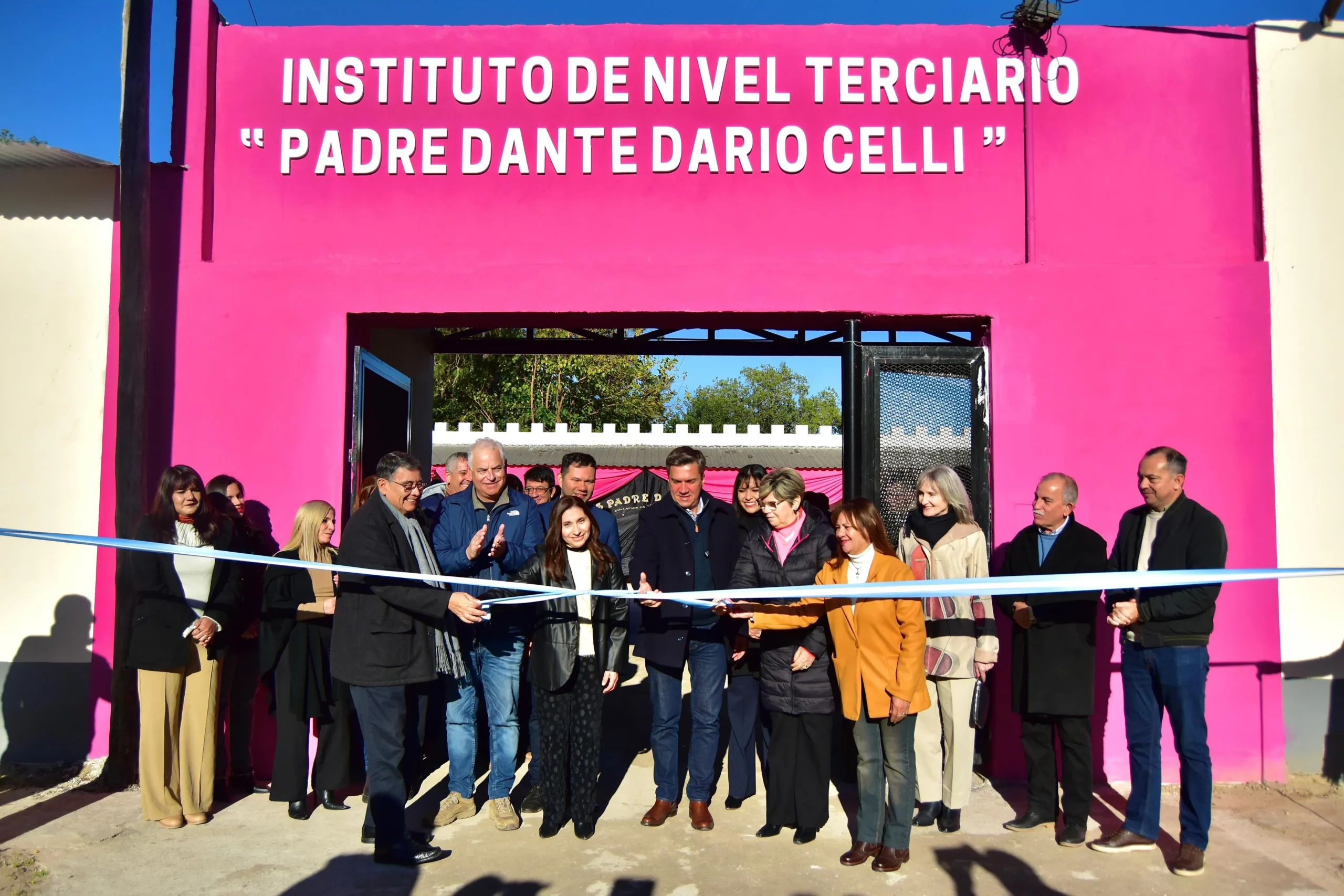 Zdero inauguró la refacción integral del Instituto “Padre Dante D. Celli” en Las Palmas 36 Zdero inauguró la refacción integral del Instituto “Padre Dante D. Celli” en Las Palmas