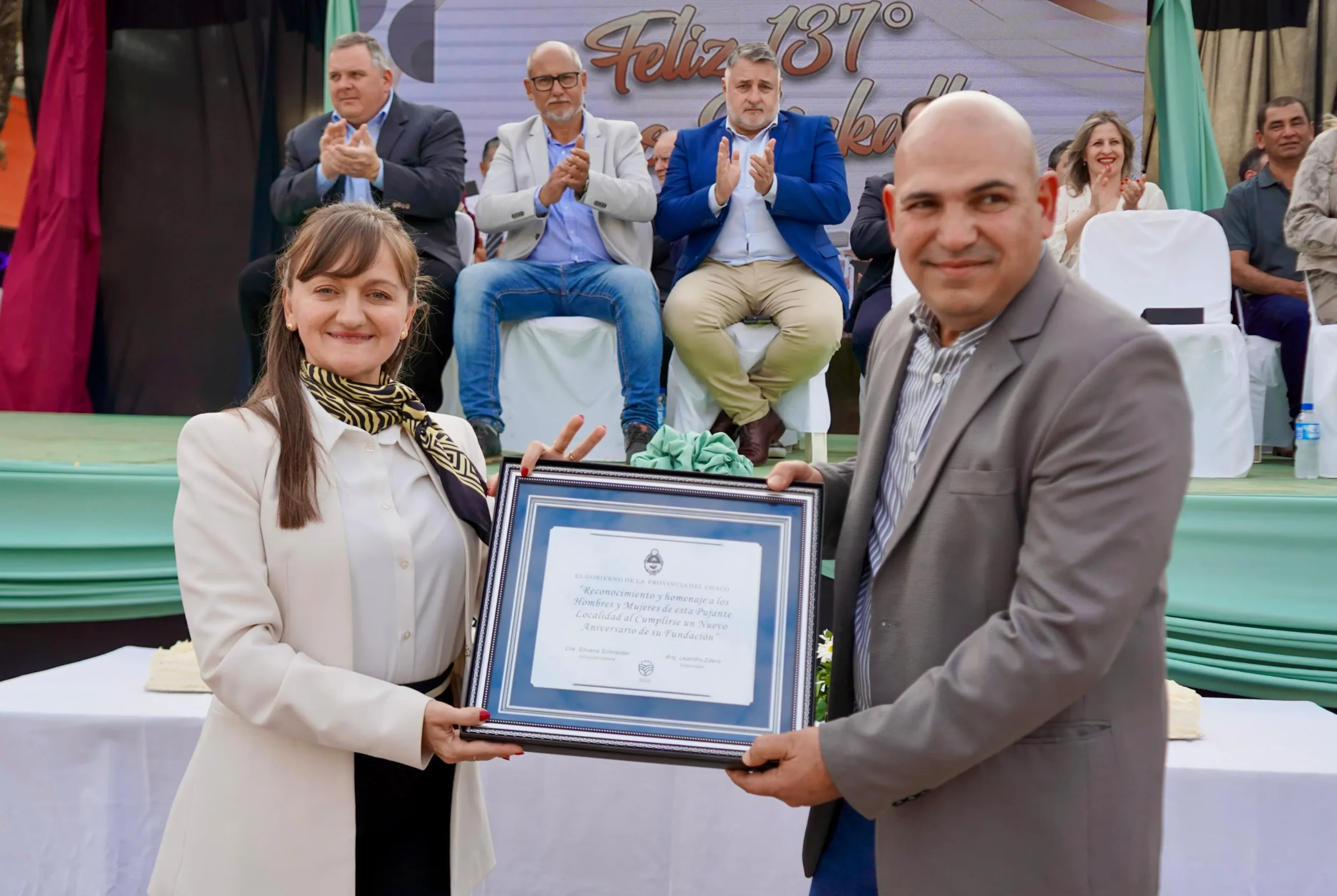 Schneider acompañó el aniversario de Makallé y entregó títulos, equipamiento y una vivienda refaccionada 38 Schneider acompañó el aniversario de Makallé y entregó títulos, equipamiento y una vivienda refaccionada