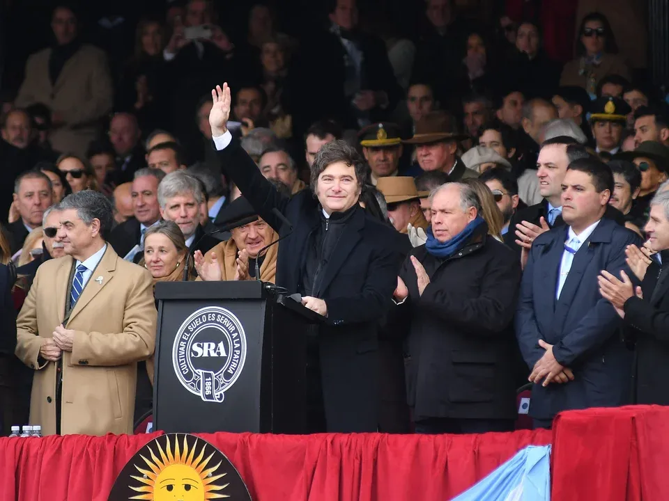 Milei confirmó una baja "permanente" de las retenciones para la soja, las carnes y otros granos 36 Milei confirmó una baja "permanente" de las retenciones para la soja, las carnes y otros granos